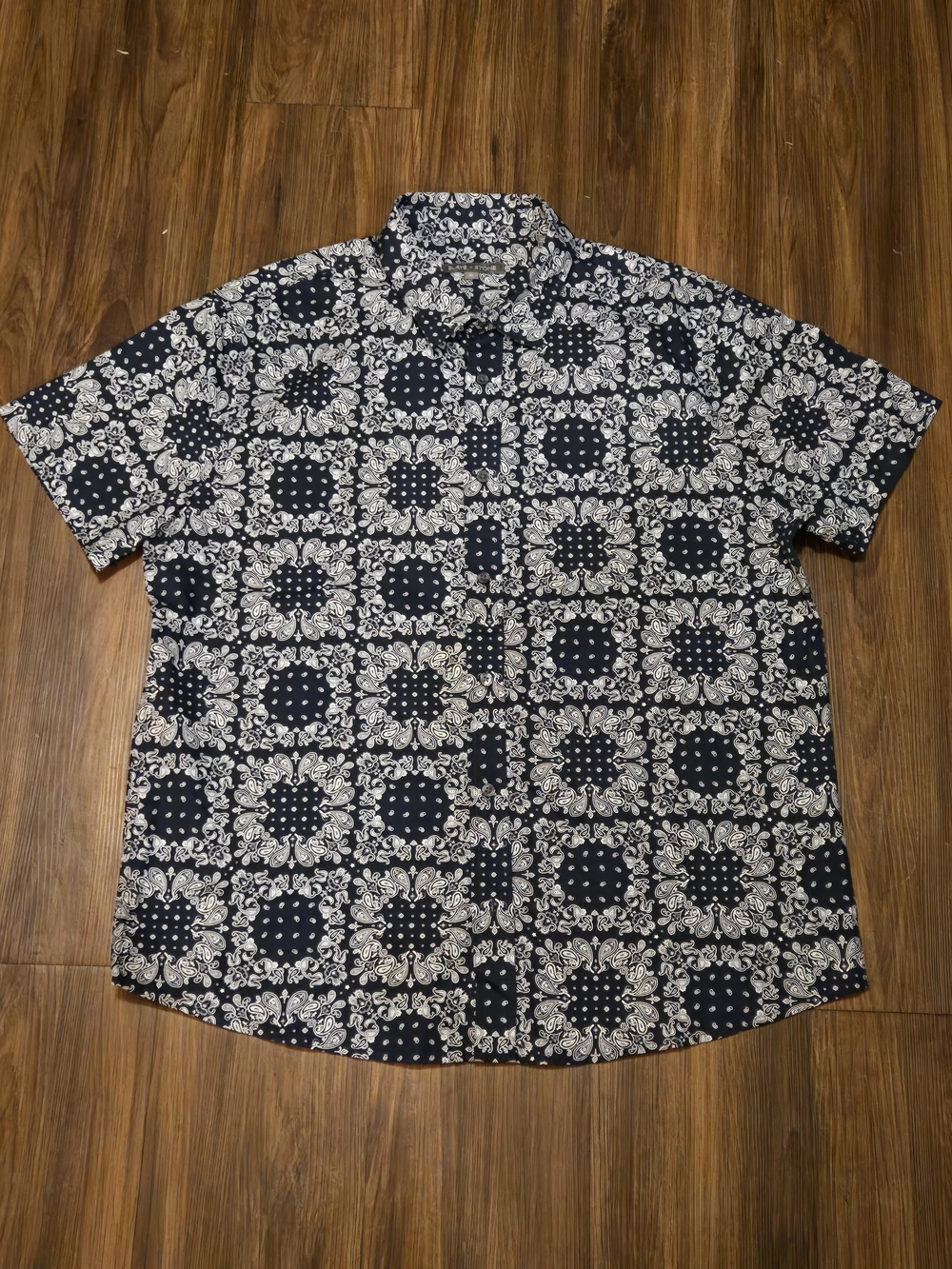 Slate & Stone Navy and White Bandana Print Short-Sleeve Button-Down